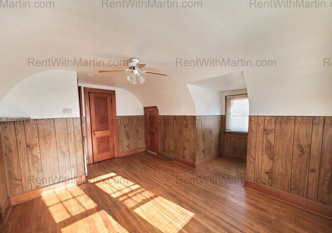 Building Photo - 137 Hope Ave