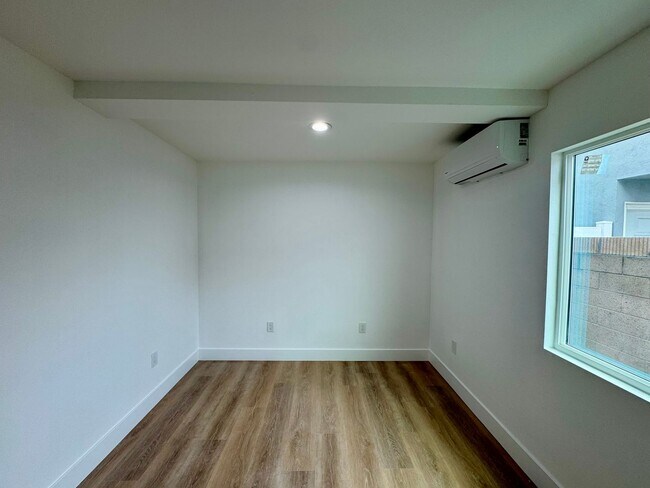 Building Photo - Large New Construction 3 bed 2 Bath Apartm...