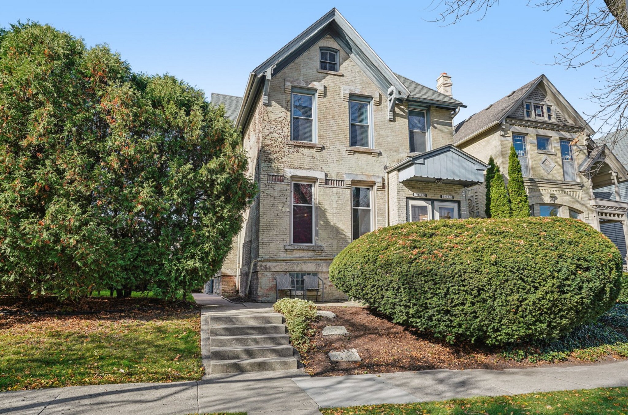 Building Photo - 1679 N Cass St