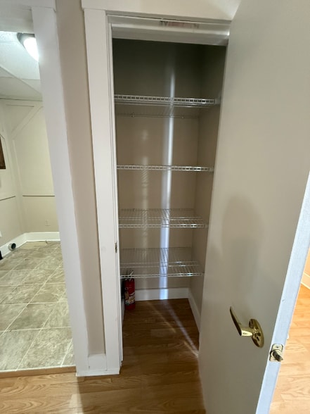 Building Photo - 610 S Blanchard St