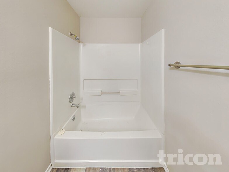 Building Photo - 160 Hanging Moss Dr