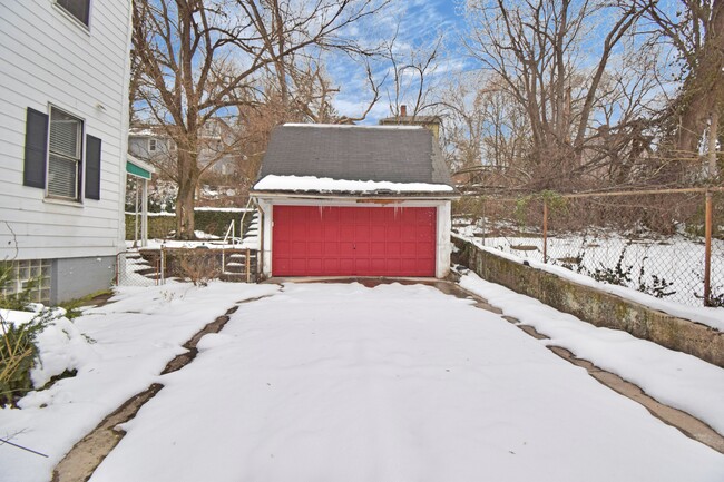 Building Photo - 1724 Denham St