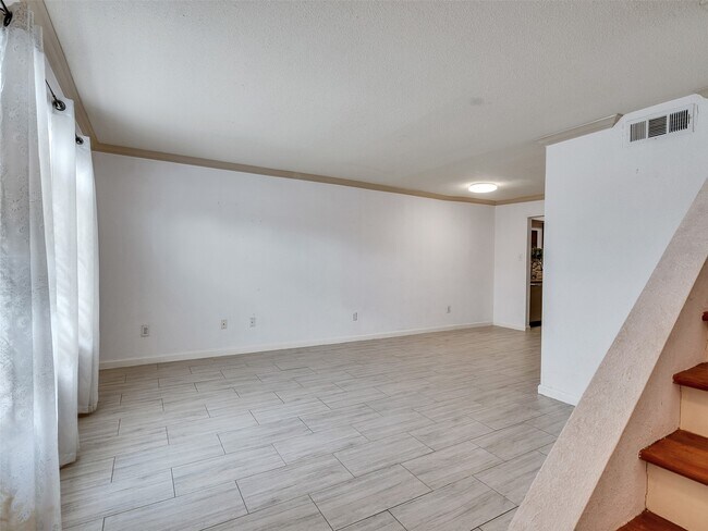 Building Photo - 1701 Upland Dr