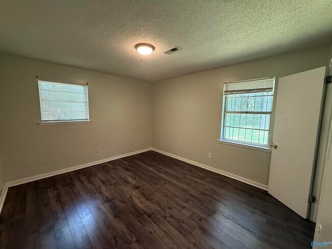 Building Photo - 5020 Ortega Cir NW