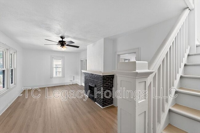 Building Photo - 316 Harrison St
