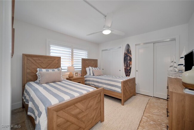 Building Photo - 1950 Gulf Shore Blvd N