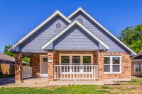 Building Photo - 17009 Ardisia Dr