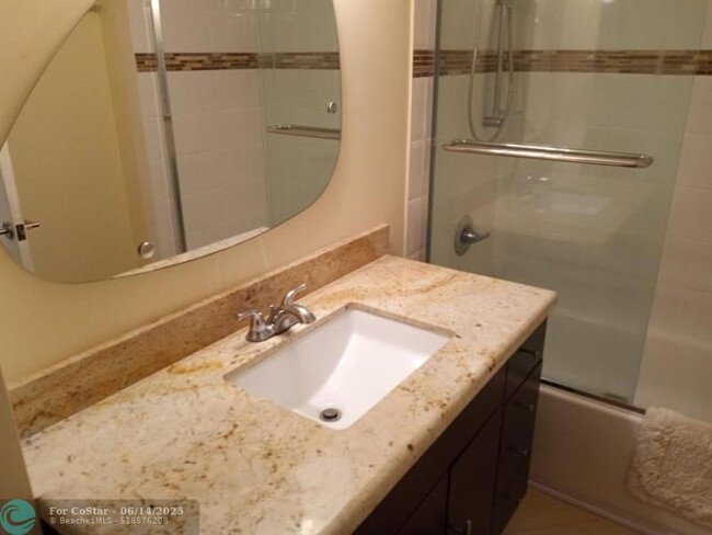 Building Photo - 2751 S Ocean Dr