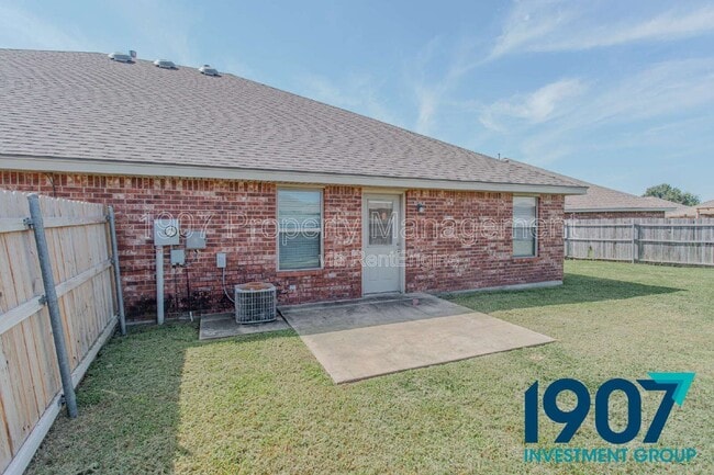 Building Photo - 923 SW 37th St