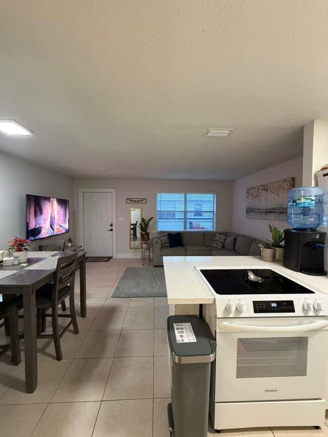 Building Photo - 1886 41st Ave