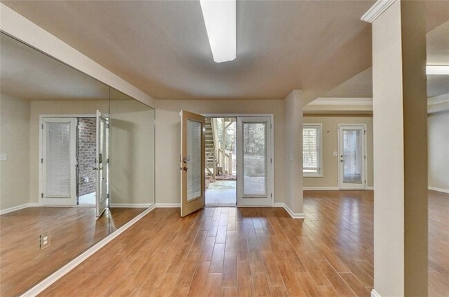 Building Photo - 11636 Parkside Ave