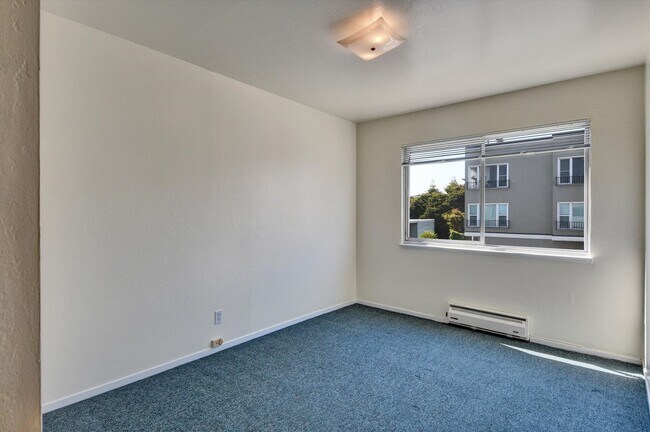 Building Photo - 90 Terra Vista Ave