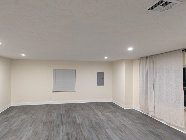 Building Photo - 3603 Sunnyview Rd NE