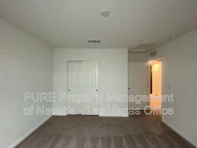 Building Photo - 4645 Pencester St