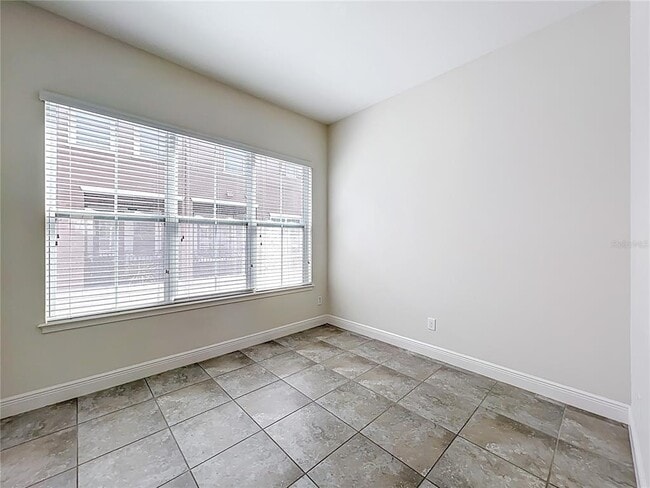 Building Photo - 561 Scotia Pl