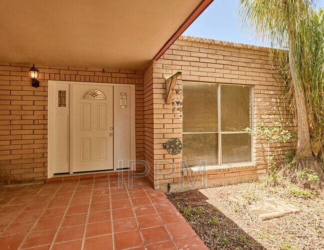 Building Photo - 5108 Manana Cir