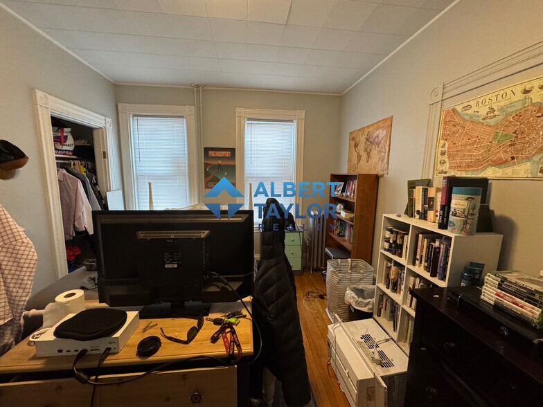 Building Photo - 38 Cherry St