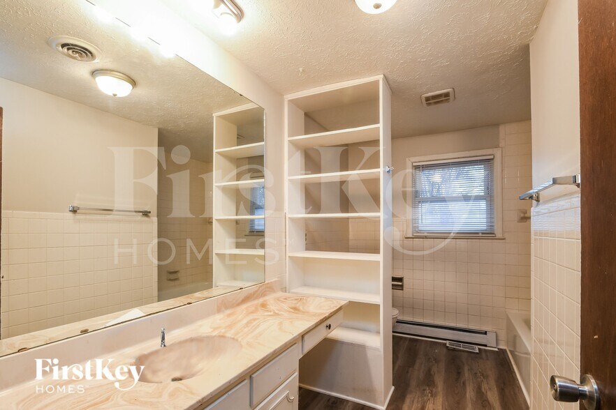 Building Photo - 7702 E 46th St