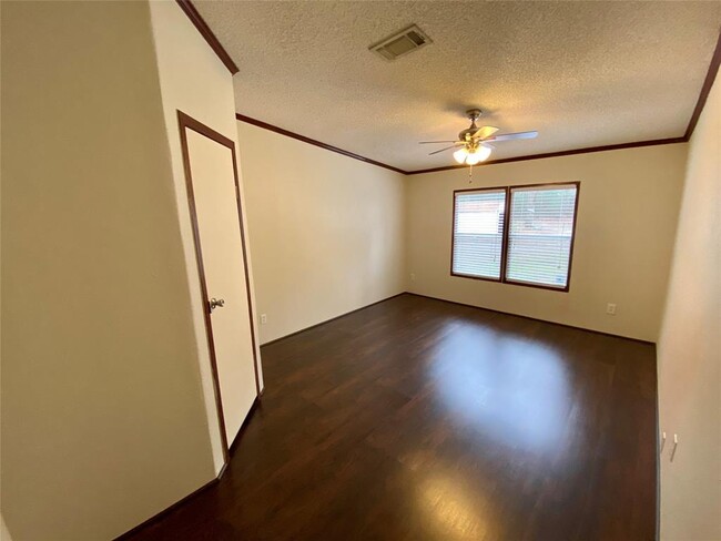 Building Photo - 11273 Camp Creek Way
