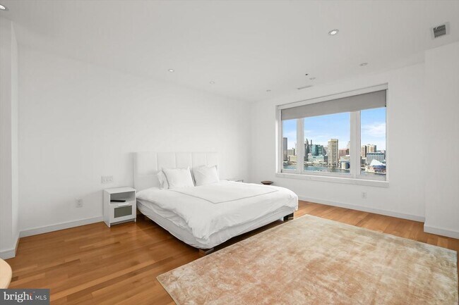 Building Photo - 100 Harborview Dr