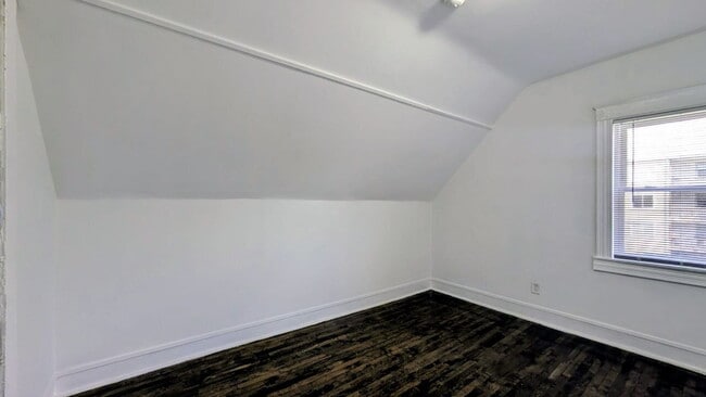 Building Photo - Updated 3-Bedroom | 1.5-Bath | Central AC | In-Unit Laundry – $1,800/month
