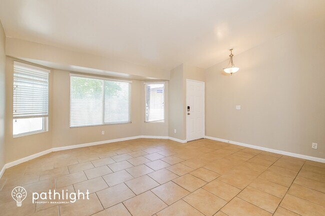 Primary Photo - 3328 W Ave J 3