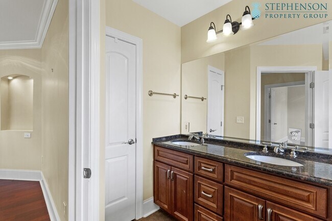 Building Photo - Deeded Boat Slip Comes with Home in Gated ...