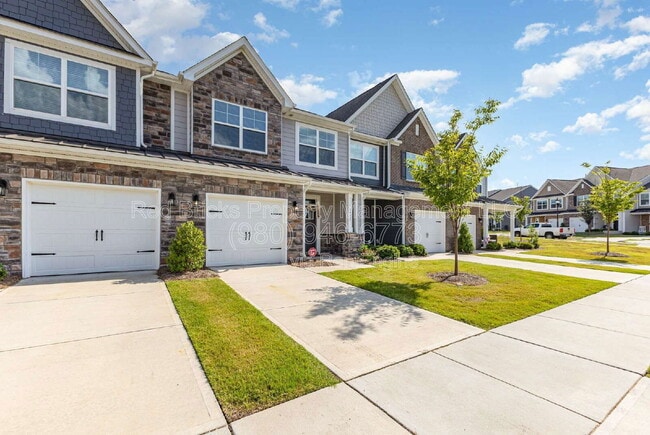 Building Photo - 3971 Fadden St