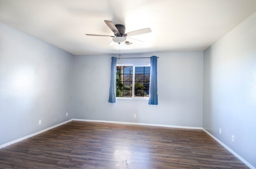 Building Photo - 72548 Sunnyslope Dr