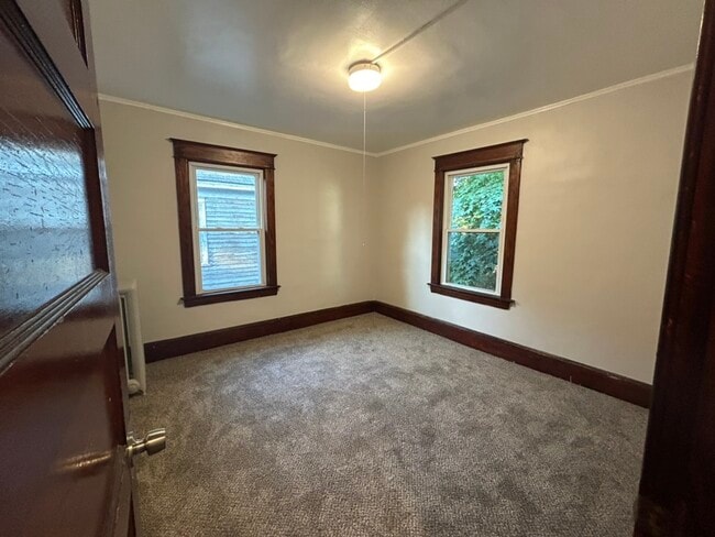 Building Photo - 10 Scammell Ave
