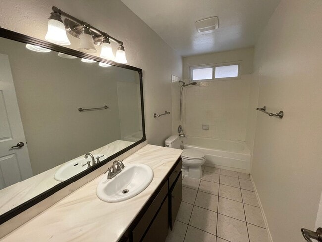 Building Photo - Summerfield Estates Home in Poway.  3/2, 2...