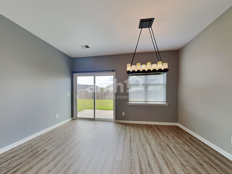 Building Photo - 144 Pine View Crossing