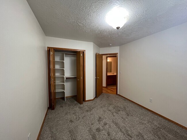 Building Photo - 1241 W Kimra St