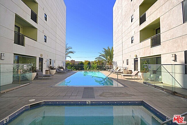 Building Photo - 1234 Wilshire Blvd