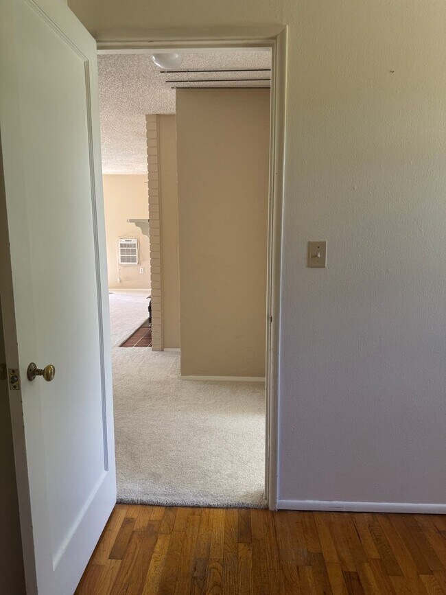 Building Photo - Beautiful 2 bedroom 1 bath Cozy Home for Rent- Minutes from Steilacoom Lake!