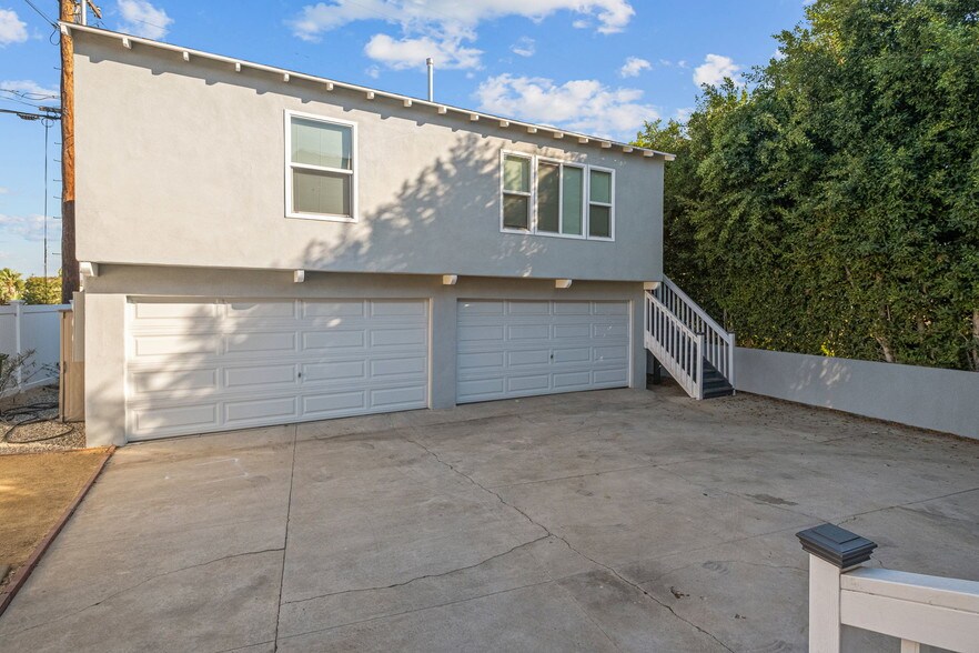 2-car garage with remote - 1238 S Burnside Ave