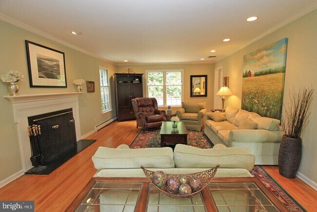 Building Photo - 594 Contention Ln