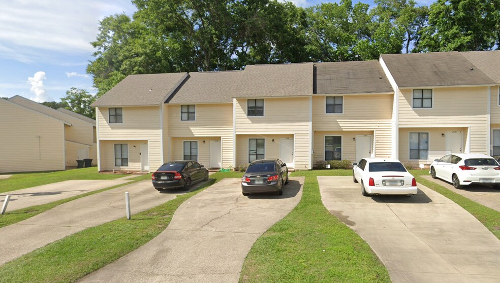 Primary Photo - 2268 Continental Ave