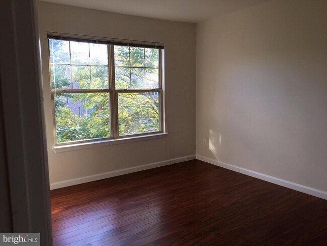 Building Photo - 1710 Abercromby Ct