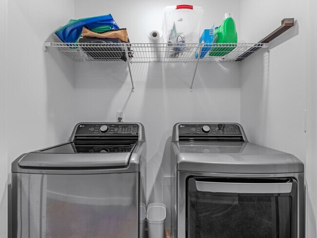 Building Photo - Townhome in Sneads Ferry