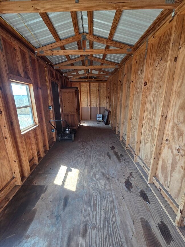 Building Photo - 1525 Oak Ave