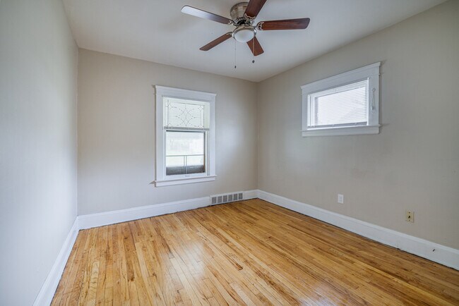 Building Photo - 12401 Parkhill Ave