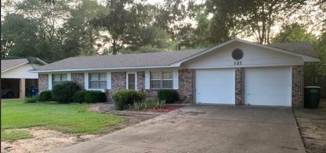 Primary Photo - 121 Shamrock Dr