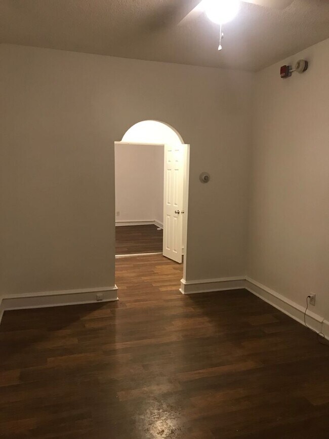 Building Photo - 5818 Willows Ave