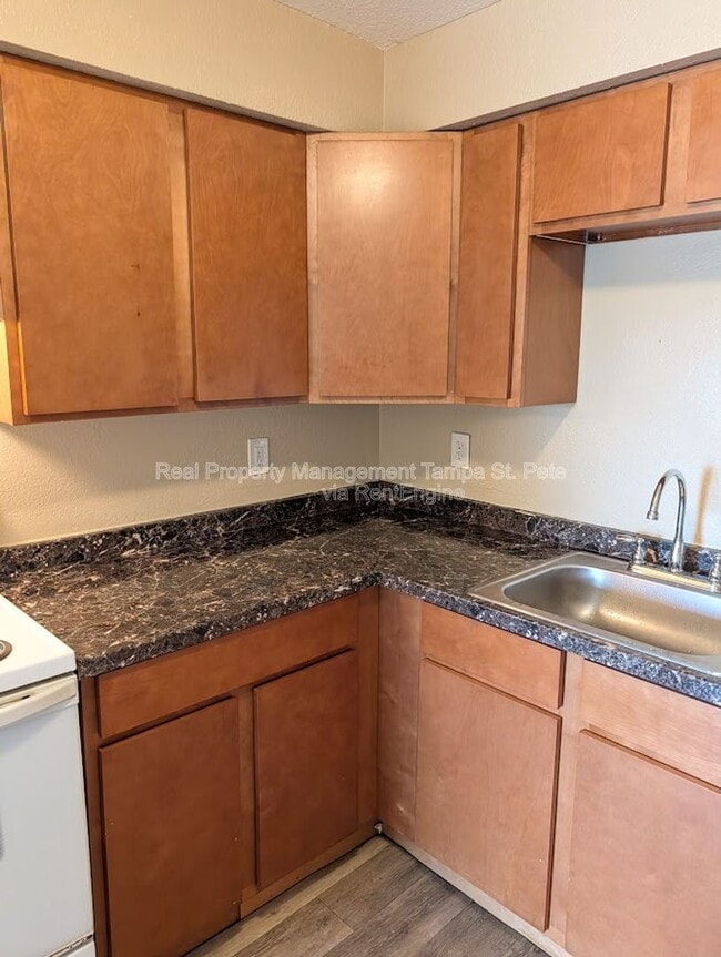 Building Photo - 8429 N 39th St