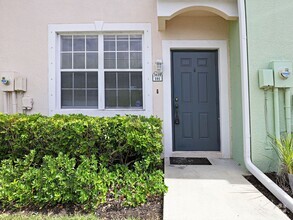 Building Photo - Forest Lake Townhomes 3618-101