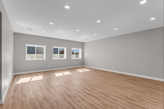 Building Photo - Italian Estates Property Management