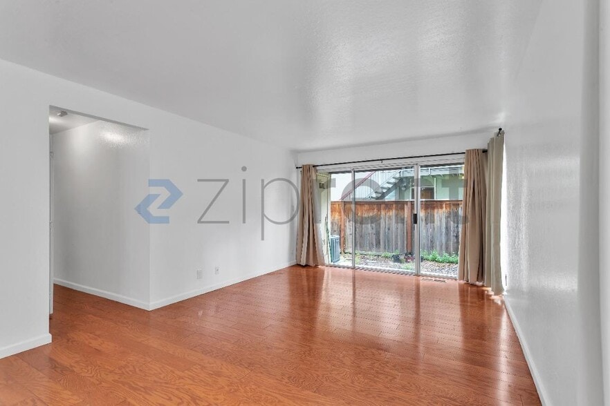 Building Photo - 51 Massolo Dr
