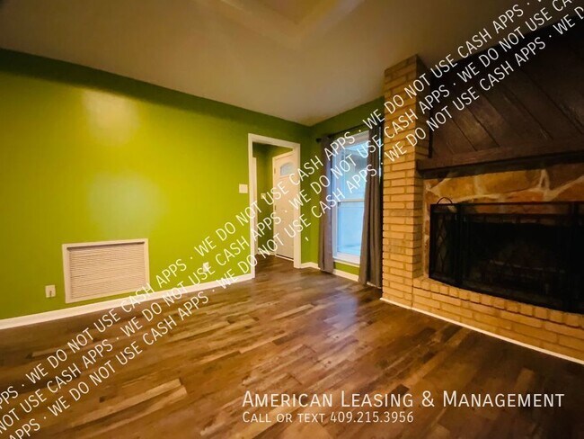 Building Photo - Perfect Home for anyone looking for a blen...