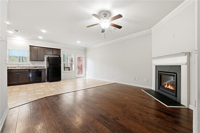 Building Photo - 331 Turtle Creek Dr